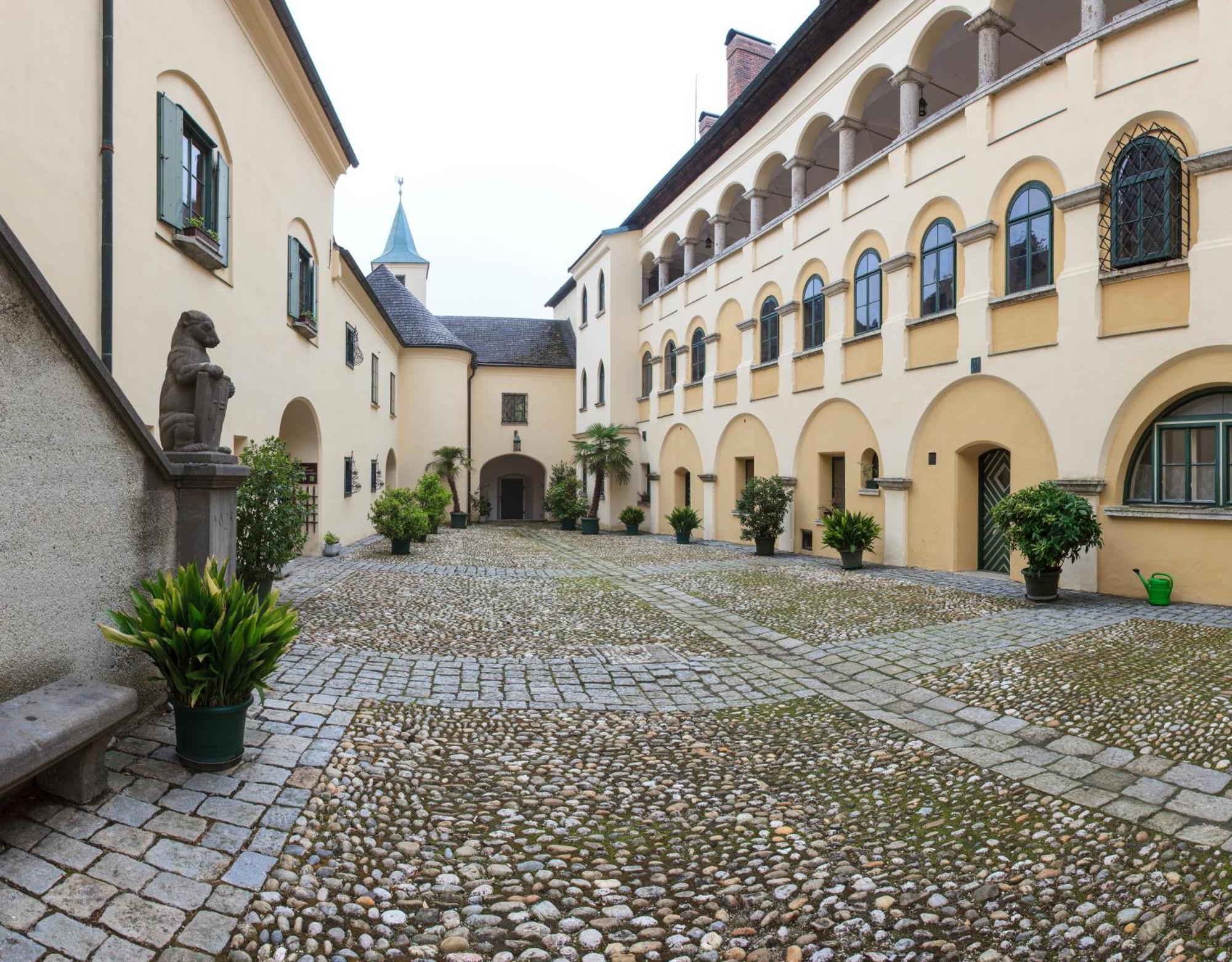Fruhstuckshotel Scharinger Haag am Hausruck Экстерьер фото